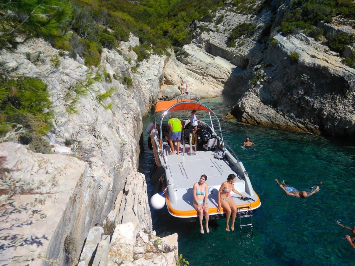 Camping Aloa 볼 외부 사진