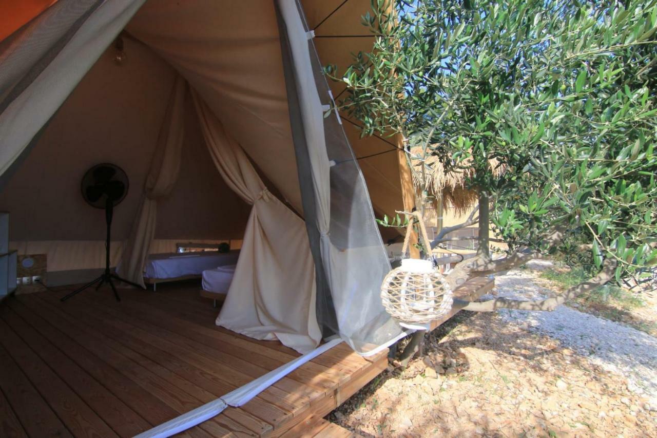 Camping Aloa 볼 외부 사진